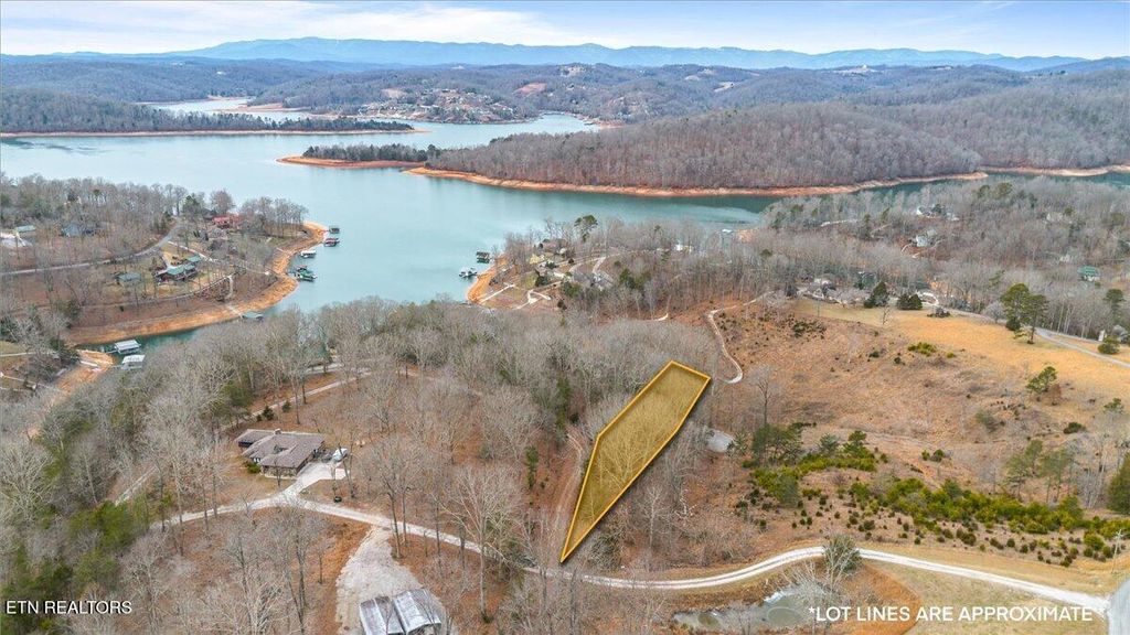 Photo of Deer Pond Circle, LaFollette, TN 37766 (MLS # 1328189)