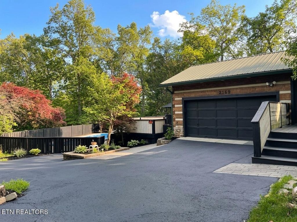 Photo of 2169 Ranch Rd, Dandridge, TN 37725 (MLS # 1329312)