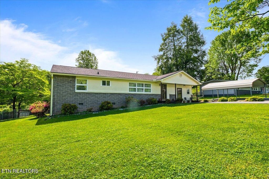 Photo of 212 Sunset Drive, LaFollette, TN 37766 (MLS # 1338890)