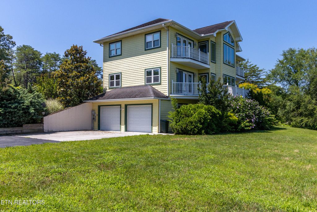 Photo of 2084 Allenridge Drive, Pigeon Forge, TN 37876 (MLS # 1321601)