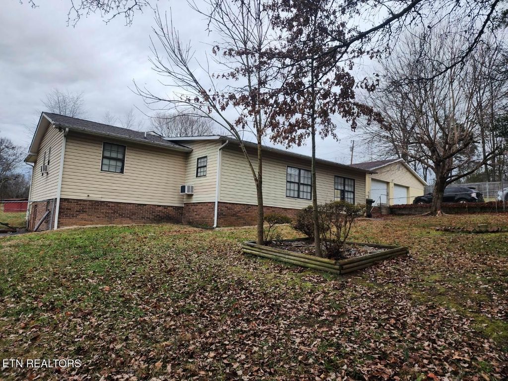 Photo of 221 Moser Rd, Sweetwater, TN 37874 (MLS # 1304584)