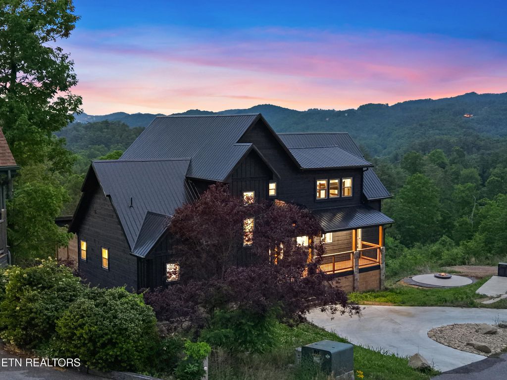 Photo of 2843 Cedar Falls Way, Sevierville, TN 37862 (MLS # 1318166)