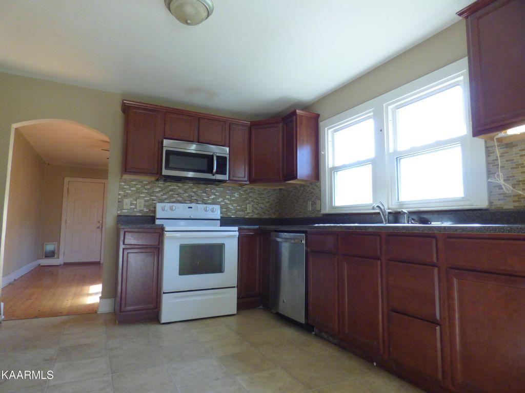 Photo of 2809 Glenn Rd, Louisville, TN 37777 (MLS # 1223262)