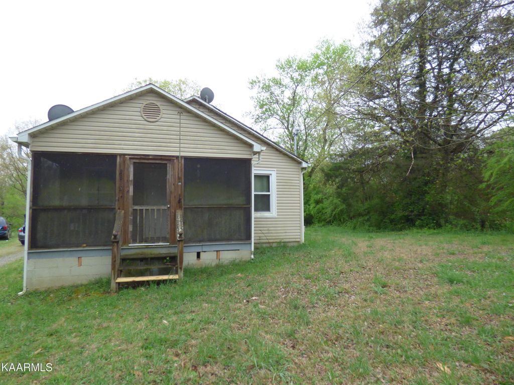 Photo of 2809 Glenn Rd, Louisville, TN 37777 (MLS # 1223262)
