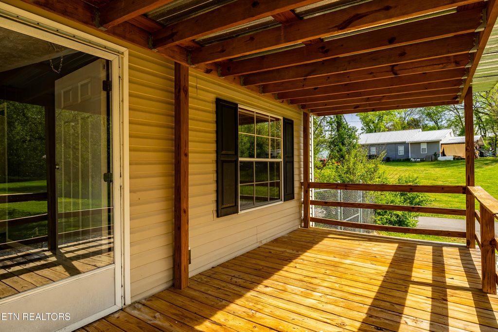 Photo of 1002 Doll Ave, Maryville, TN 37801 (MLS # 1336387)