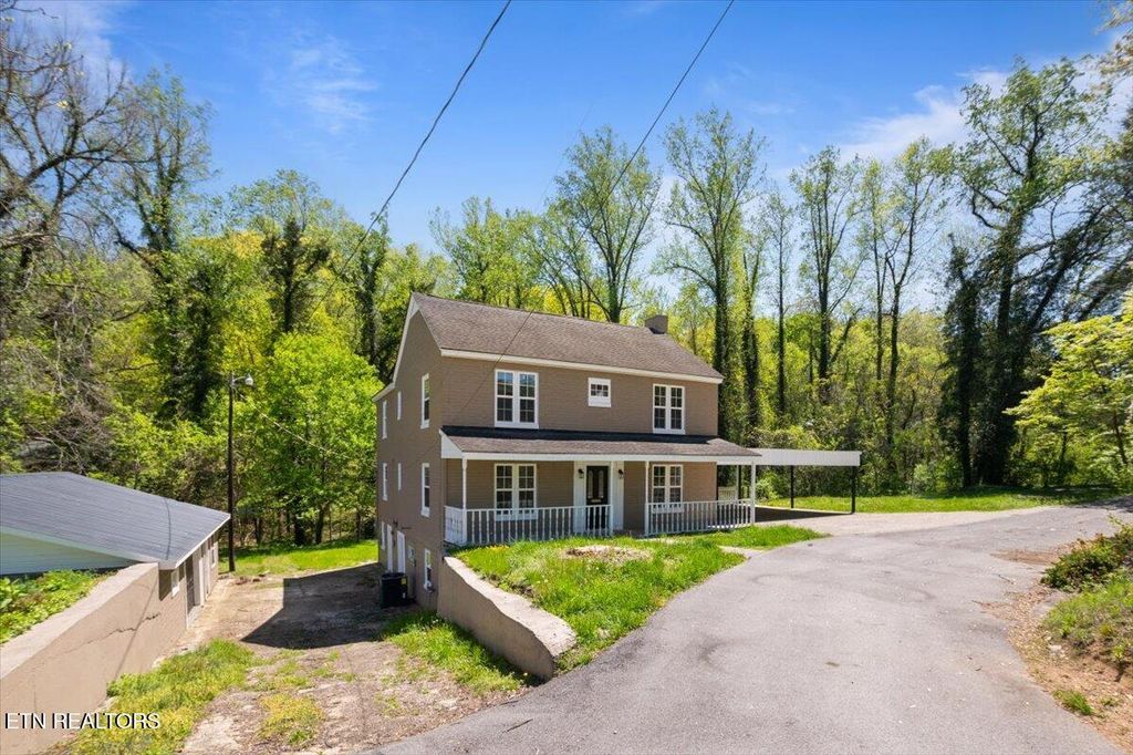 Photo of 213 W Fir St, LaFollette, TN 37766 (MLS # 1297673)