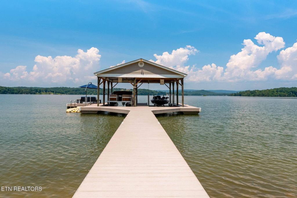 Photo of 1800 Indian Shadows Drive, Ten Mile, TN 37880 (MLS # 1305710)