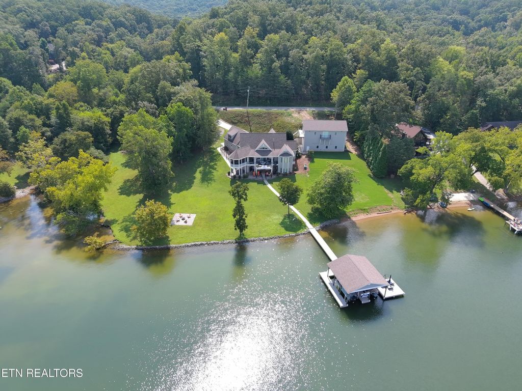 Photo of 1800 Indian Shadows Drive, Ten Mile, TN 37880 (MLS # 1305710)