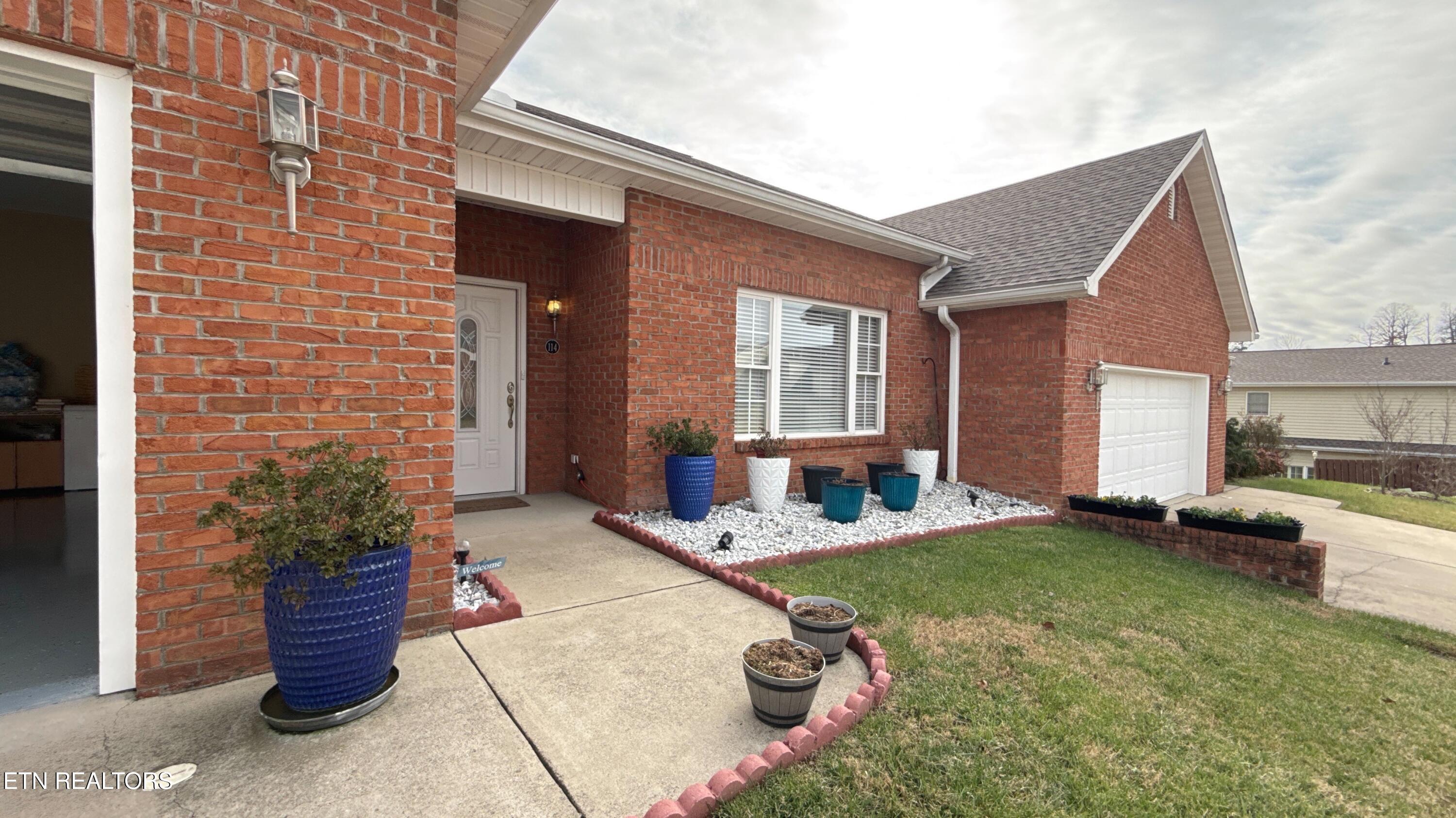 114 Southridge Dr