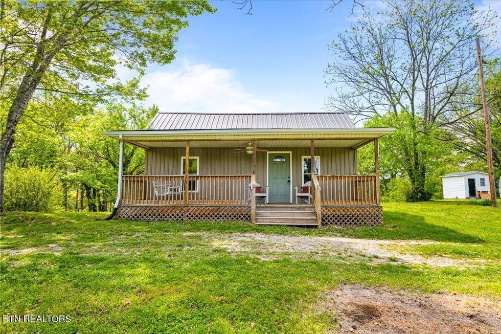 Photo of 647 Coolidge Rd, LaFollette, TN 37766 (MLS # 1336375)