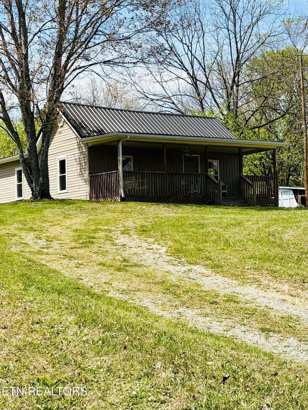 Photo of 647 Coolidge Rd, LaFollette, TN 37766 (MLS # 1336375)