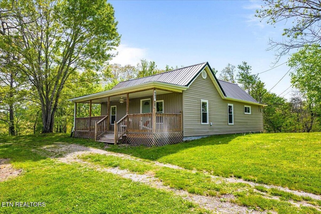 Photo of 647 Coolidge Rd, LaFollette, TN 37766 (MLS # 1336375)