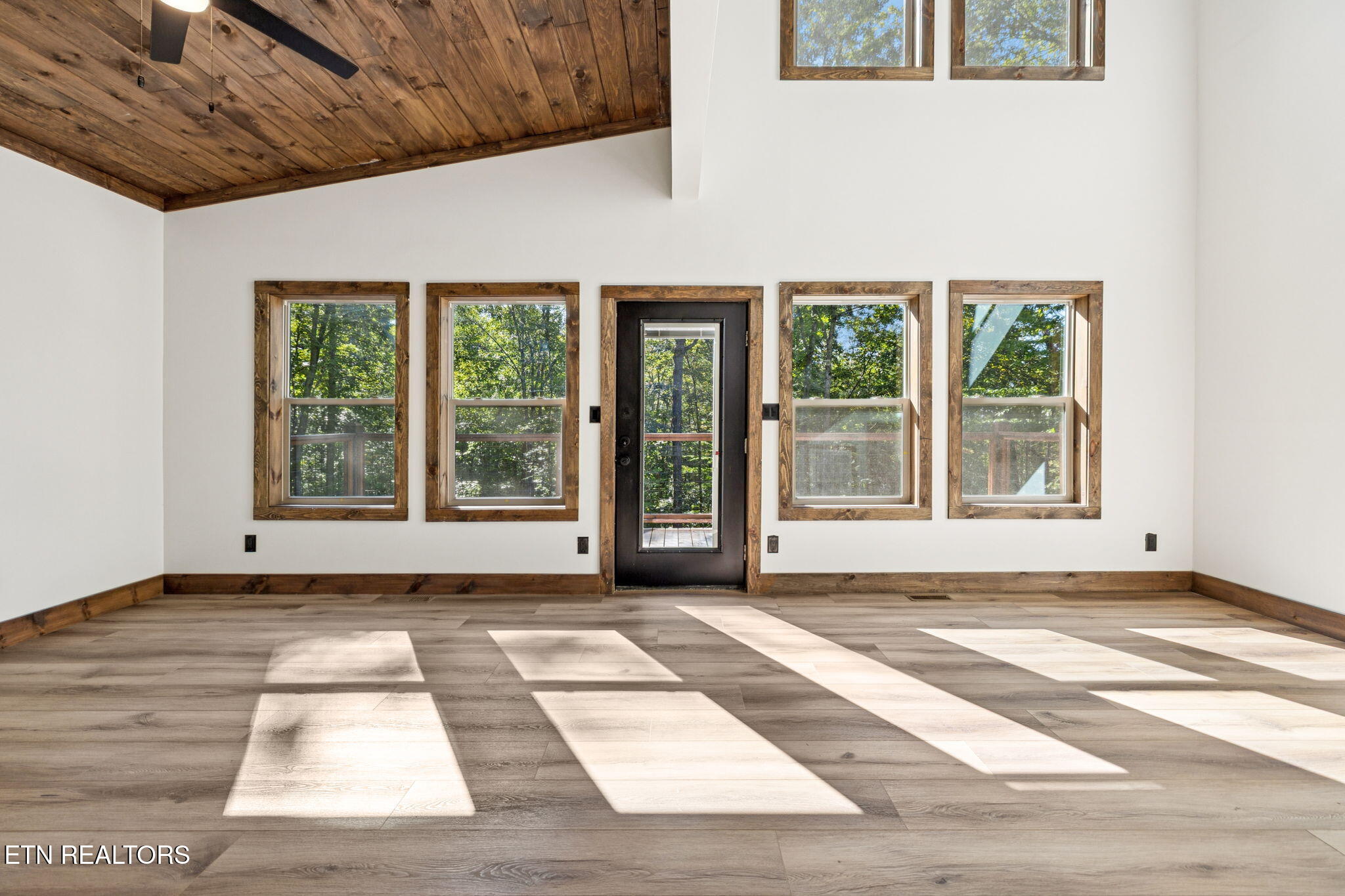 717 Country Oaks Lane