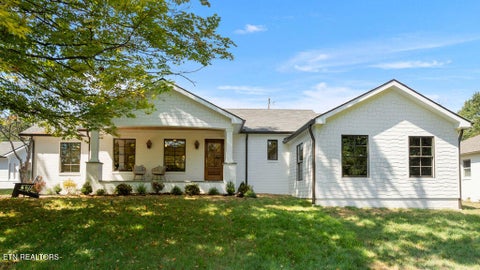 Photo of 1545 Southgate Rd, Knoxville, TN 37919 (MLS # 1354289)