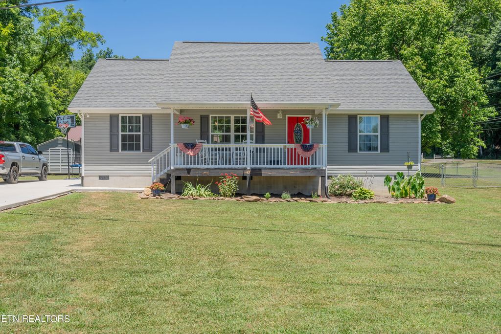 Photo of 106 Corbin Hill Rd, Oliver Springs, TN 37840 (MLS # 1268641)