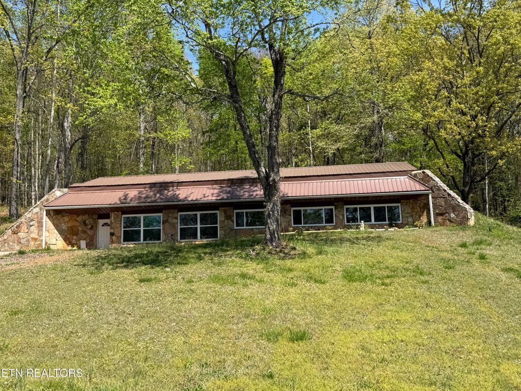Photo of 522 College Grove Rd, Rockwood, TN 37854 (MLS # 1326793)