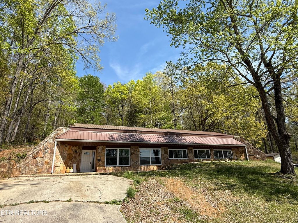 Photo of 522 College Grove Rd, Rockwood, TN 37854 (MLS # 1326793)