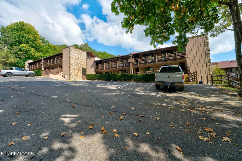 Photo of 1081 Cove Rd #621, Sevierville, TN 37876 (MLS # 1316868)