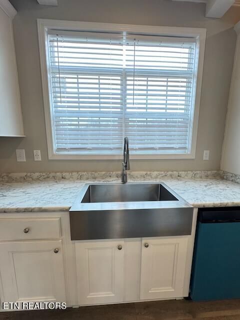 Tiny photo for 122 Underwood Rd, Sweetwater, TN 37874 (MLS # 1323447)