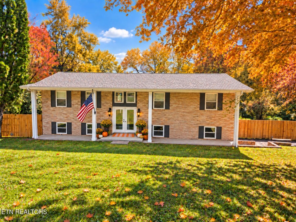 Photo of 1221 Laurel Rd, Clinton, TN 37716 (MLS # 1358564)