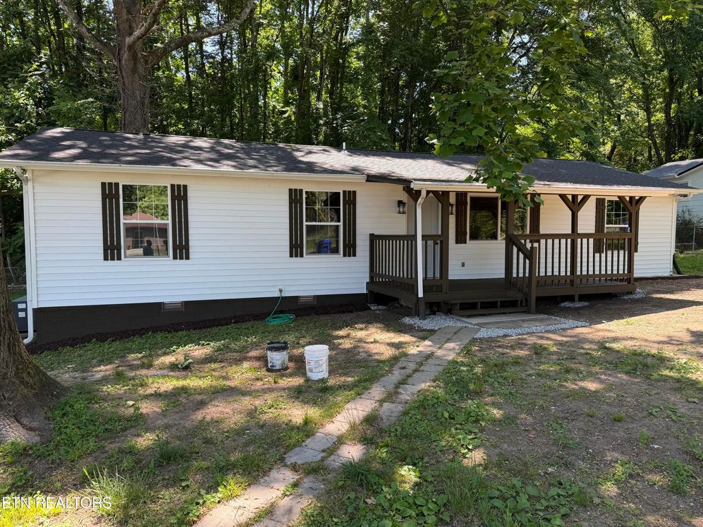 Photo of 772 Clymersville Rd, Rockwood, TN 37854 (MLS # 1341831)