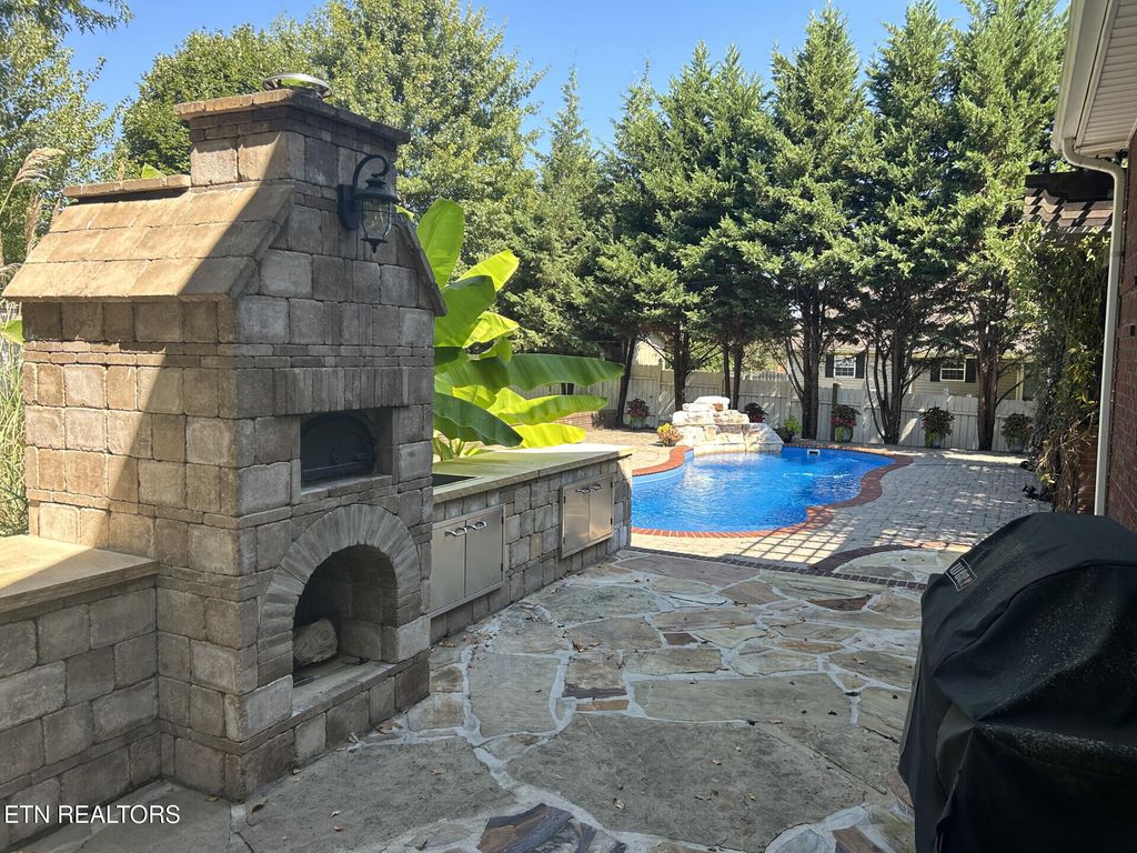 Photo of 1347 Meadside Drive, Maryville, TN 37804 (MLS # 1316447)