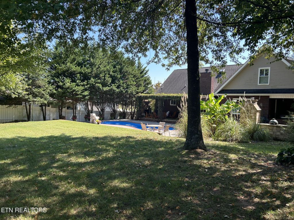 Photo of 1347 Meadside Drive, Maryville, TN 37804 (MLS # 1316447)