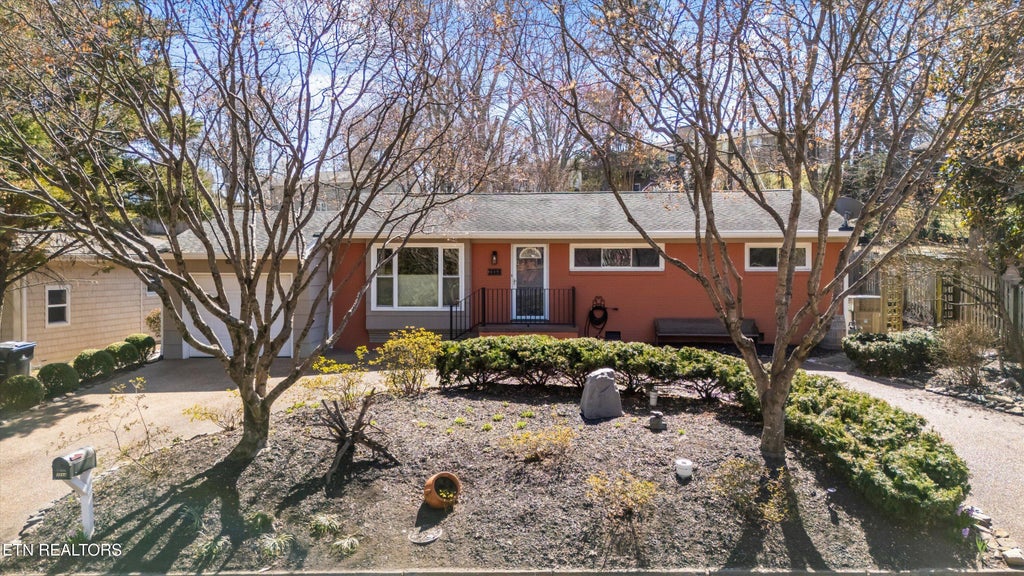 Photo of 3864 Taliluna Ave, Knoxville, TN 37919 (MLS # 1294415)