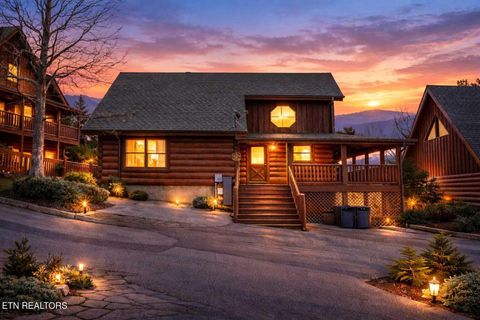 Photo of 2006 Cougar Crossing Way, Sevierville, TN 37876 (MLS # 1332510)