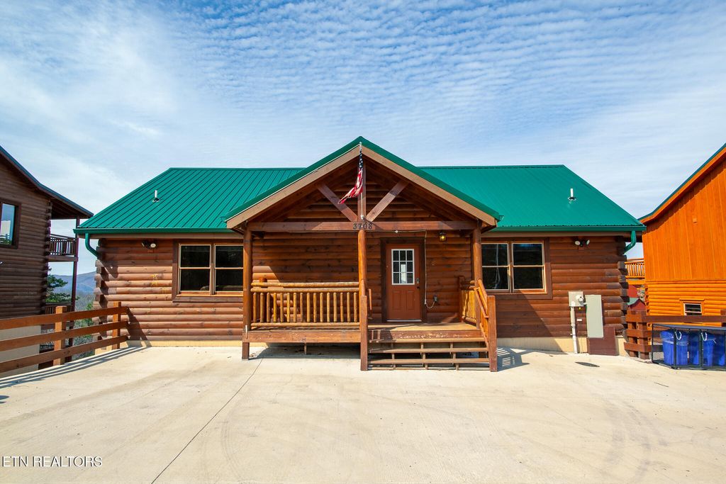 Photo of 3708 Tilda Hilltop Way, Sevierville, TN 37862 (MLS # 1318862)