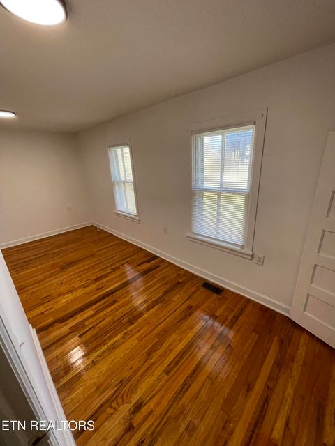 Tiny photo for 723 N Kingston Ave, Rockwood, TN 37854 (MLS # 1326222)