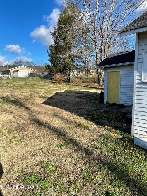 Tiny photo for 723 N Kingston Ave, Rockwood, TN 37854 (MLS # 1326222)