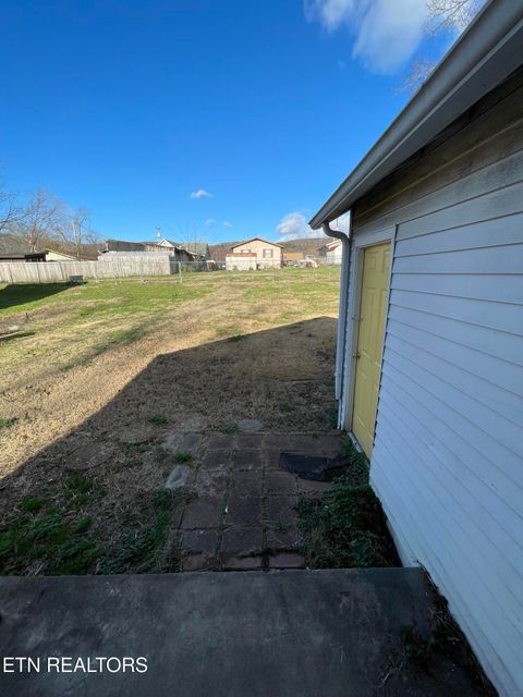 Tiny photo for 723 N Kingston Ave, Rockwood, TN 37854 (MLS # 1326222)