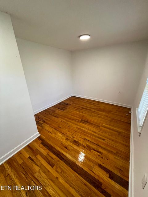 Tiny photo for 723 N Kingston Ave, Rockwood, TN 37854 (MLS # 1326222)