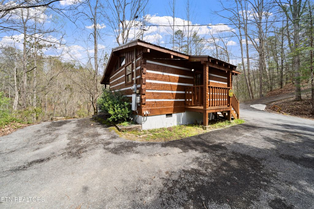 Photo of 4130 Tro Way, Gatlinburg, TN 37738 (MLS # 1309272)