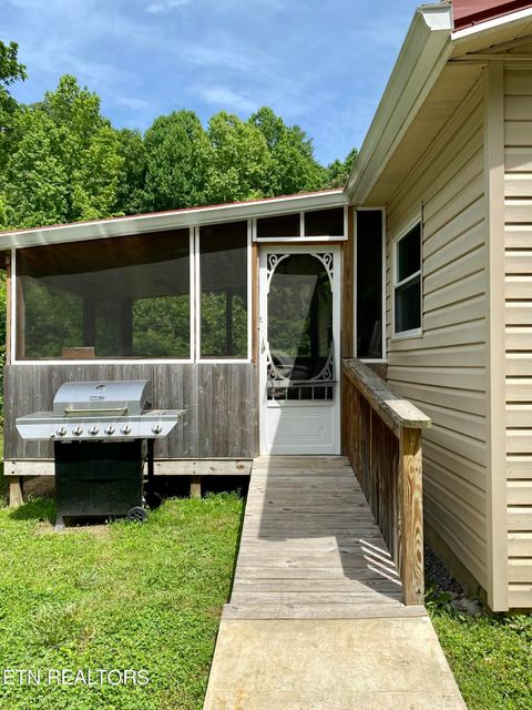 Tiny photo for 207 Blackburn Lane, Lenoir City, TN 37771 (MLS # 1341873)