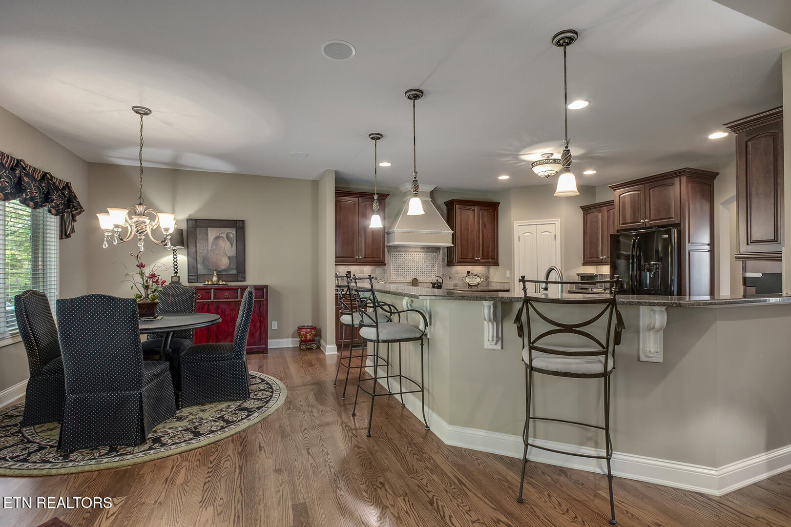 Loudon, Tennessee 37774, United States, 3 Bedrooms Bedrooms, ,3 BathroomsBathrooms,Residential,Coming Soon,198022