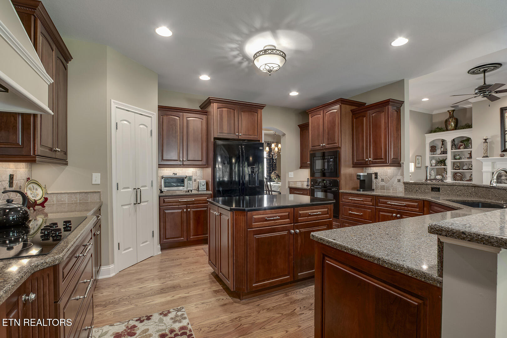 Loudon, Tennessee 37774, United States, 3 Bedrooms Bedrooms, ,3 BathroomsBathrooms,Residential,Coming Soon,198022