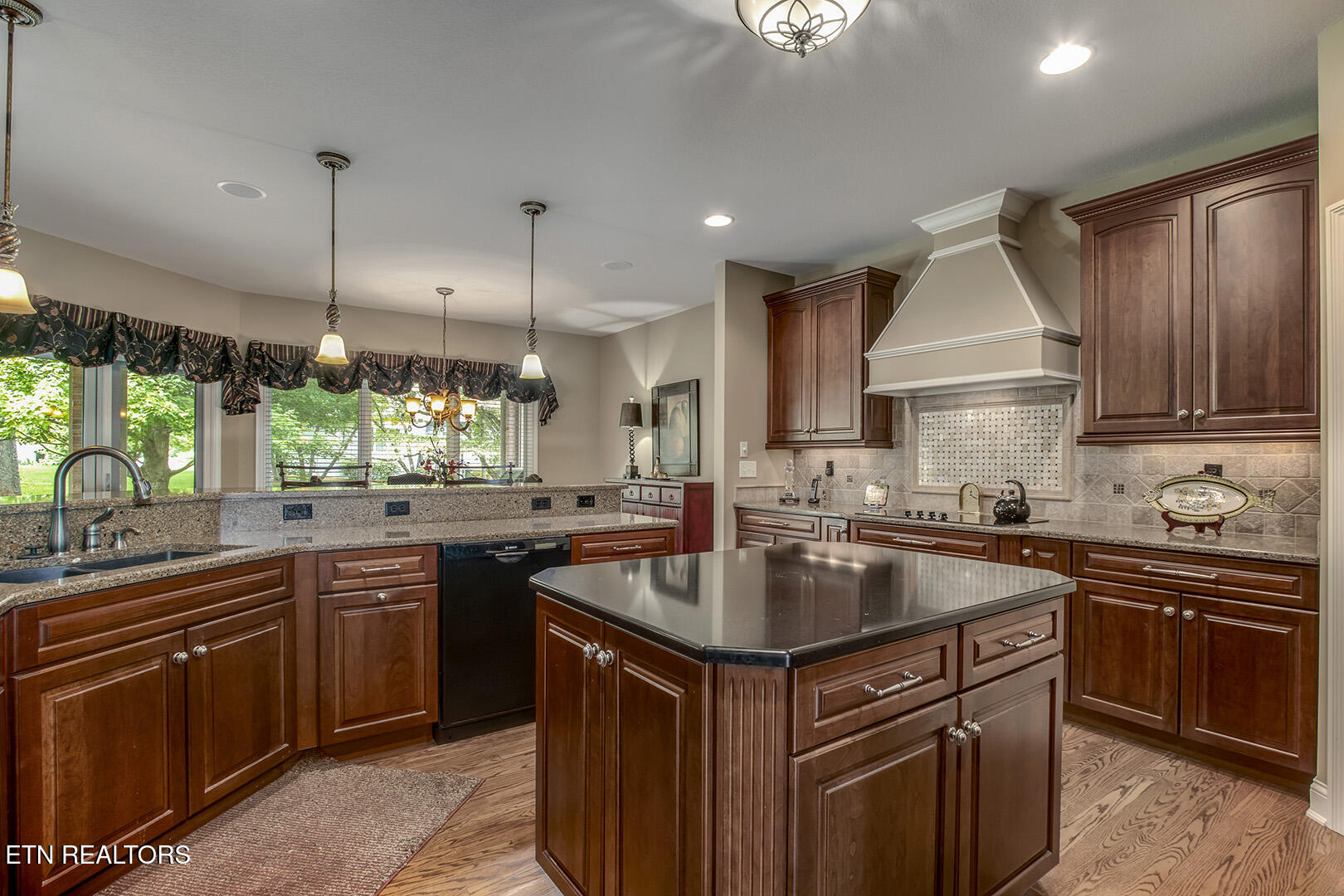 Loudon, Tennessee 37774, United States, 3 Bedrooms Bedrooms, ,3 BathroomsBathrooms,Residential,Coming Soon,198022