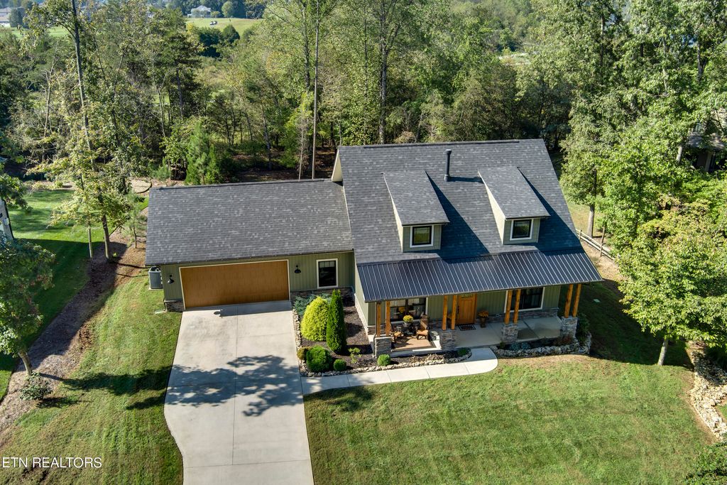 Photo of 137 Golanvyi Tr, Vonore, TN 37885 (MLS # 1278623)