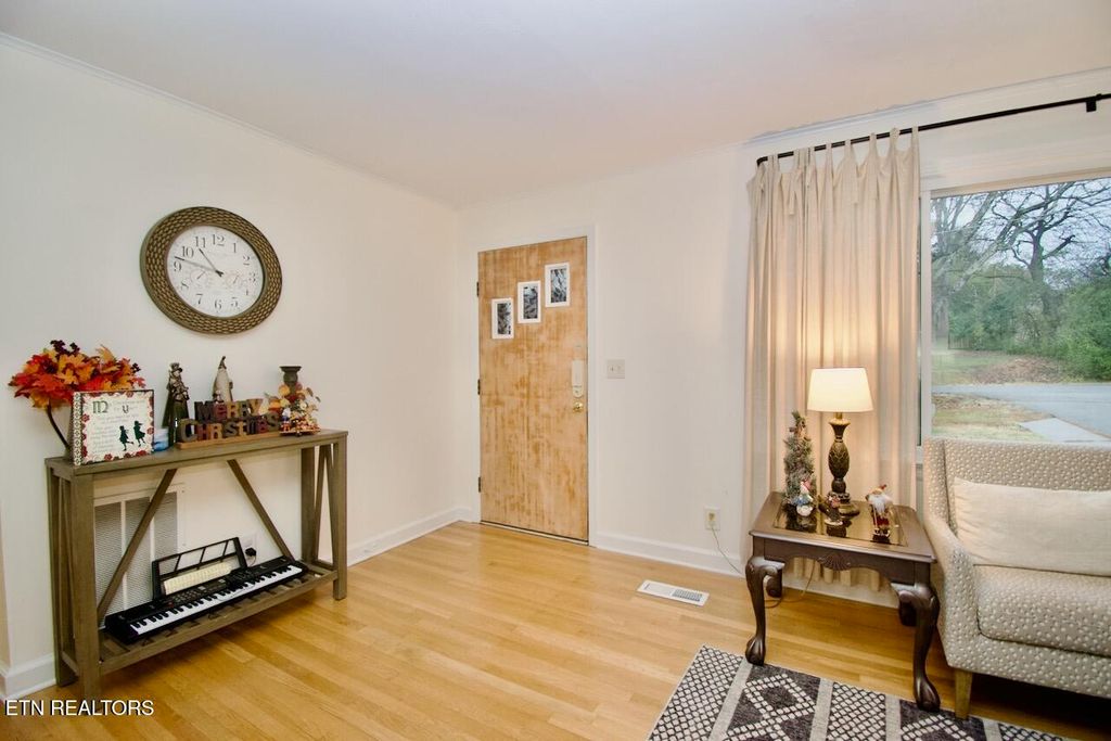 Photo of 1204 Redwood Ave, Maryville, TN 37803 (MLS # 1323327)