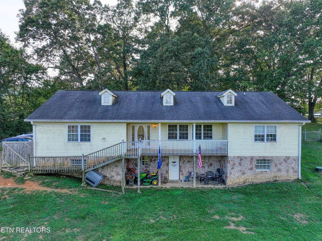 Photo of 2215 Island Blvd, Sevierville, TN 37876 (MLS # 1316635)