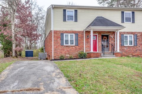 Photo of 7512 Chatham Circle, Knoxville, TN 37909 (MLS # 1323460)