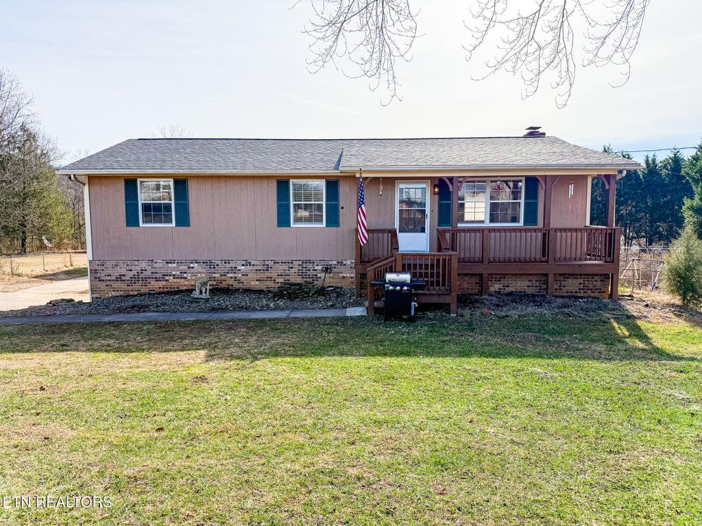 Photo of 2109 Colonial Circle, Maryville, TN 37803 (MLS # 1325104)