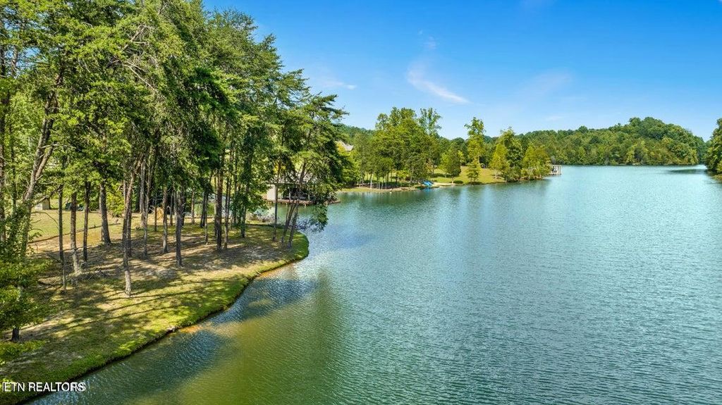 Photo of 946 Bay Creek Drive, Vonore, TN 37885 (MLS # 1300837)