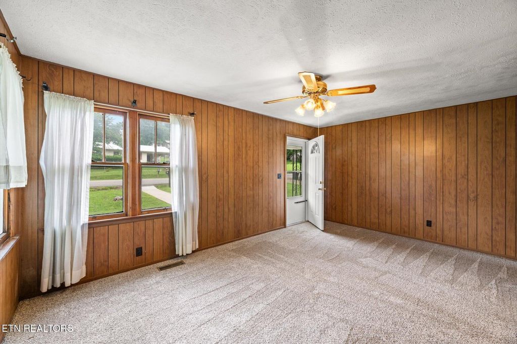 Photo of 732 Johnson St, Sweetwater, TN 37874 (MLS # 1304443)