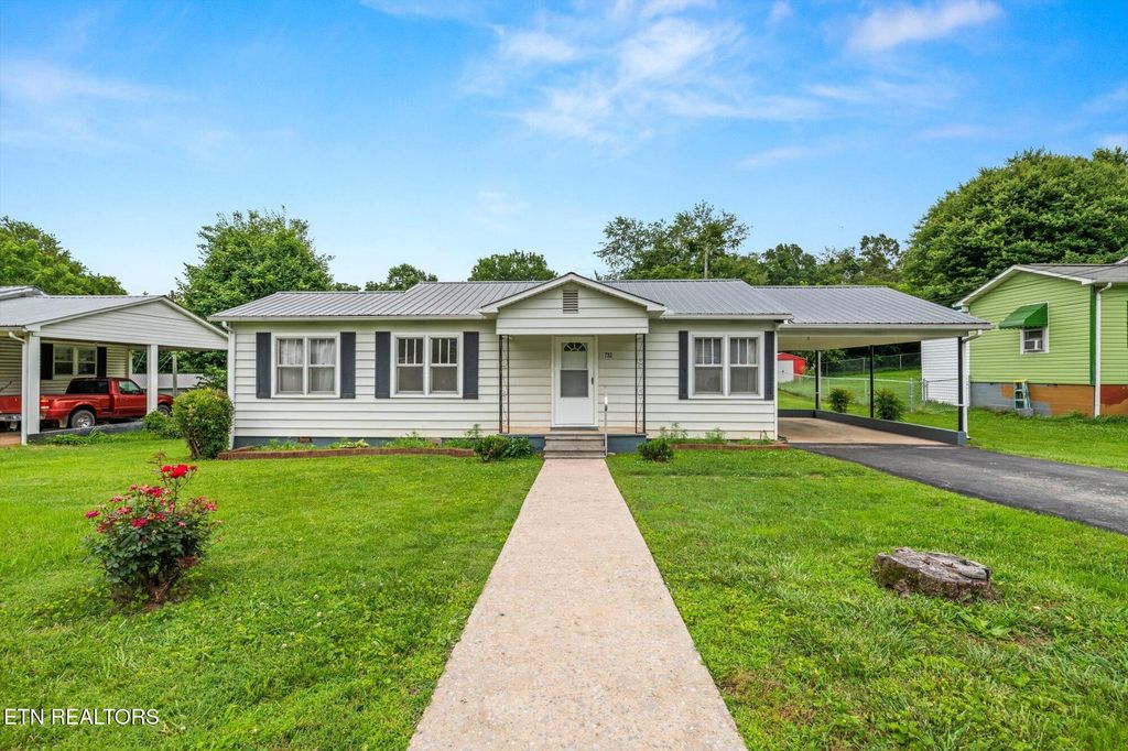 Photo of 732 Johnson St, Sweetwater, TN 37874 (MLS # 1304443)