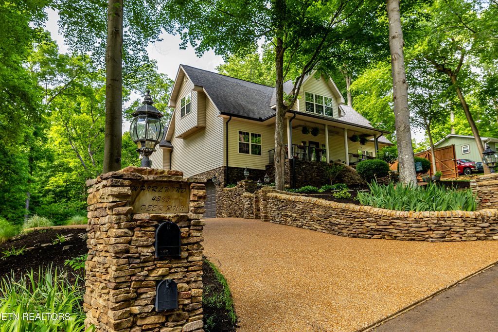 Photo of 4323 Deer Run Drive, Louisville, TN 37777 (MLS # 1339578)