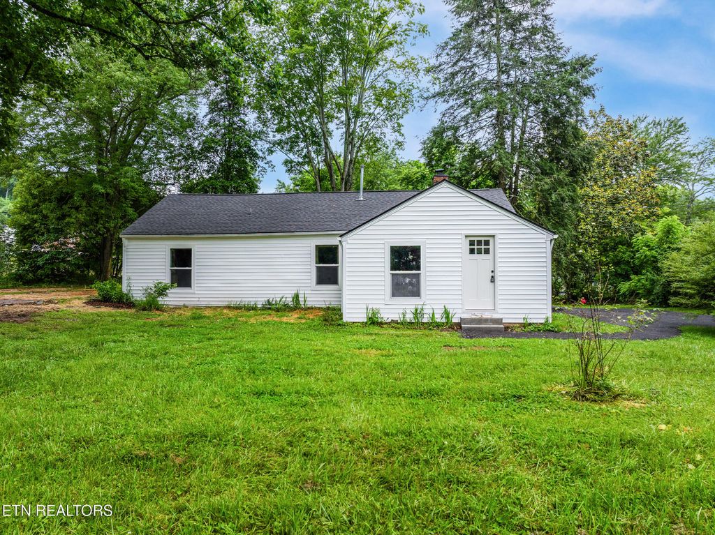 Photo of 207 Shipe Rd, Powell, TN 37849 (MLS # 1302970)
