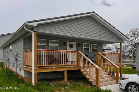 Tiny photo for 200 Pope St, Athens, TN 37303 (MLS # 1332359)